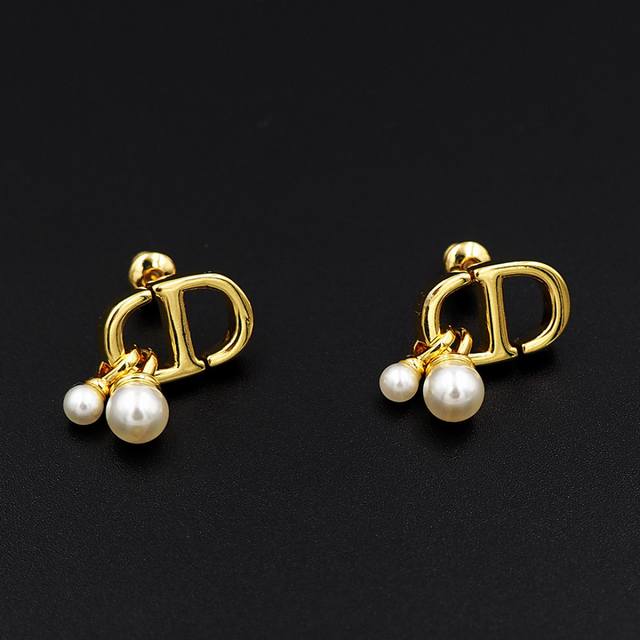 Cd Dior Pearl Stud Earrings Xe879