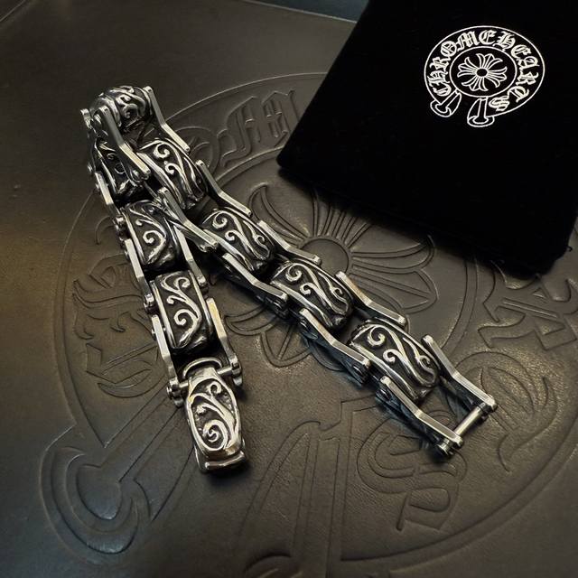 New Arrival, Boutique Quality Chrome Hearts Cross Vine Bracelet, Popular On Kuai