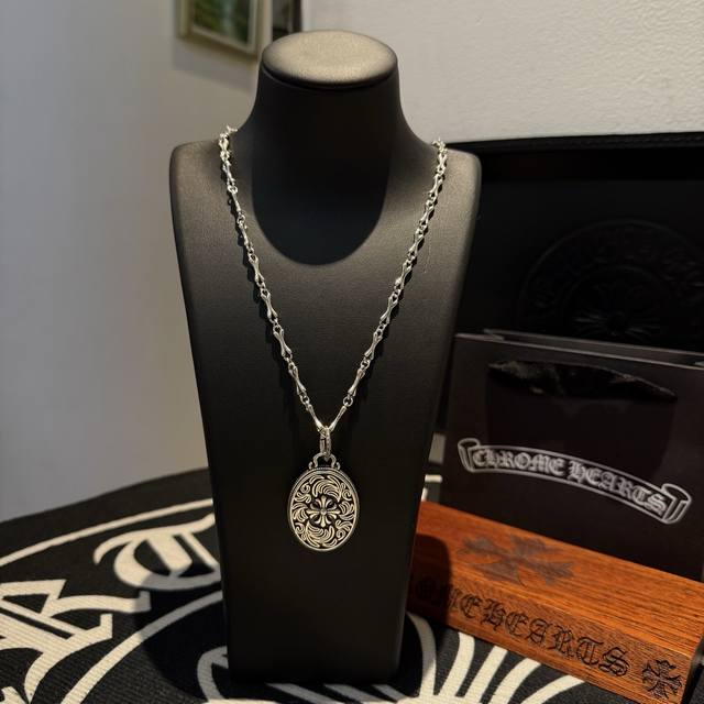 Store-Quality Chrome Hearts Bone Joint Necklace,Oval Vine Cross Flower Pendant W