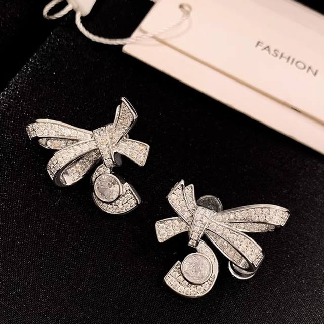 Xiaohongshu Recommended Celebrity-Style 25 New Drop Butterfly Bow Letter Stud Ea