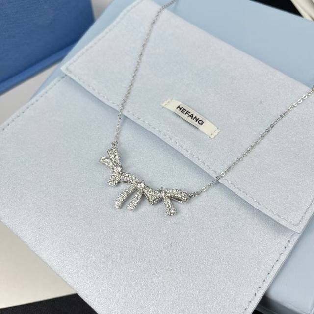 New Arrival Hefang Shimmering Bow Collar Chain.