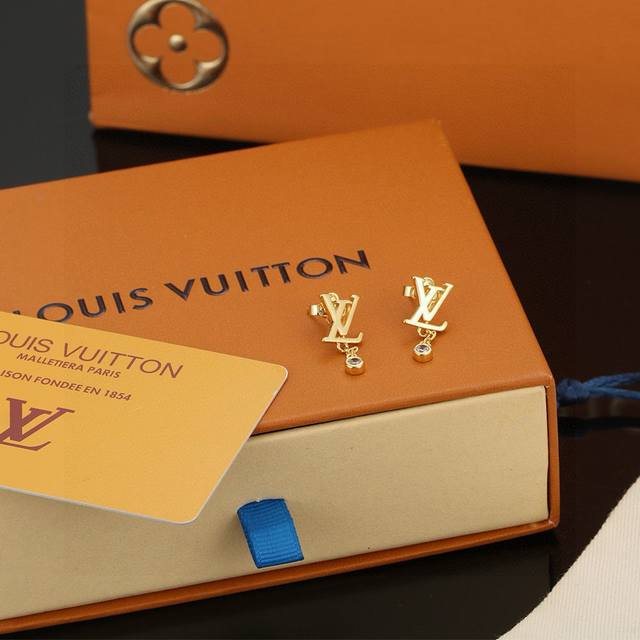 Louis Vuitton Letter Earrings. Crafted With Exquisite Artistry, The Polished Fin