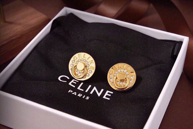 Celine New Stud Earrings A Unique Design With A Bold Personality, Redefining Tra