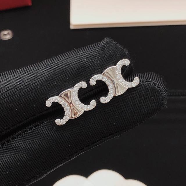 Model Number Sled0014 Celine*'s Latest Arc De Triomphe Diamond-Encrusted Earring