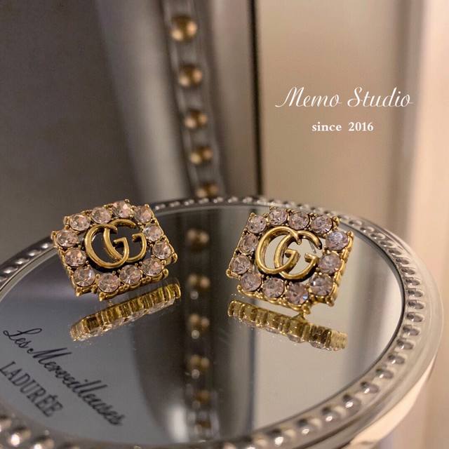 Number Ged0054 Gucci Square Diamond Stud Earrings