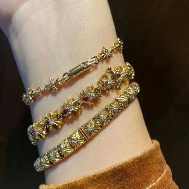 New Arrival, Counter-Quality Chrome Hearts. Classic Retro Gold-Colored White Dia