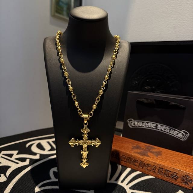 New Arrival, Boutique Quality Chrome Hearts Cross Heart Gold-Colored Cross Flowe