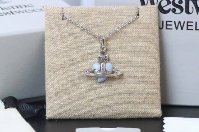 New Arrival High Quality Vivienne Westwood Blue Enamel Heart Saturn Necklace Viv