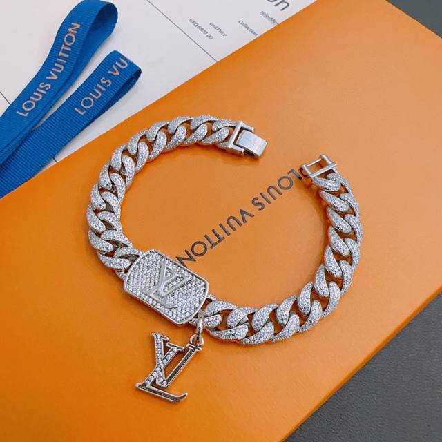 High-Quality Full-Diamond Lv Louis Vuitton Bracelet, Authentic Store-Quality New