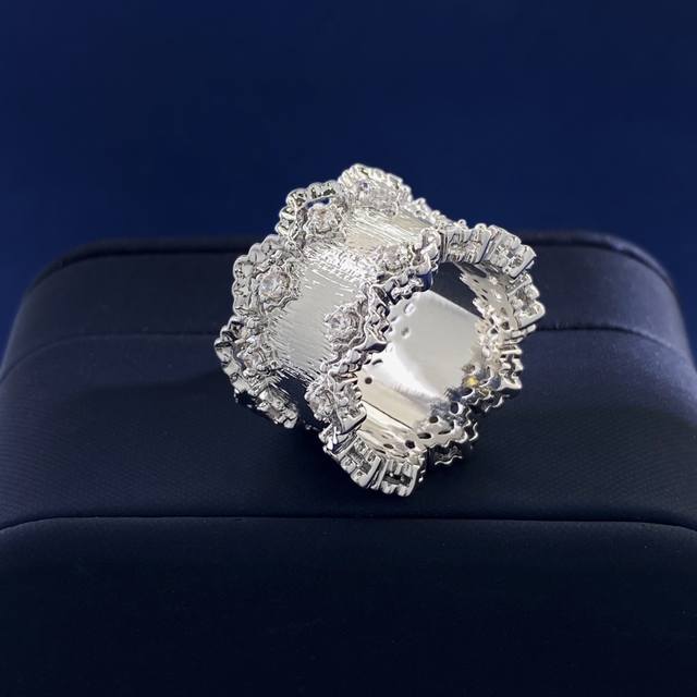 No Label, New Style, Bvlgari-Inspired Vintage Lace-Patterned Diamond-Studded Bru