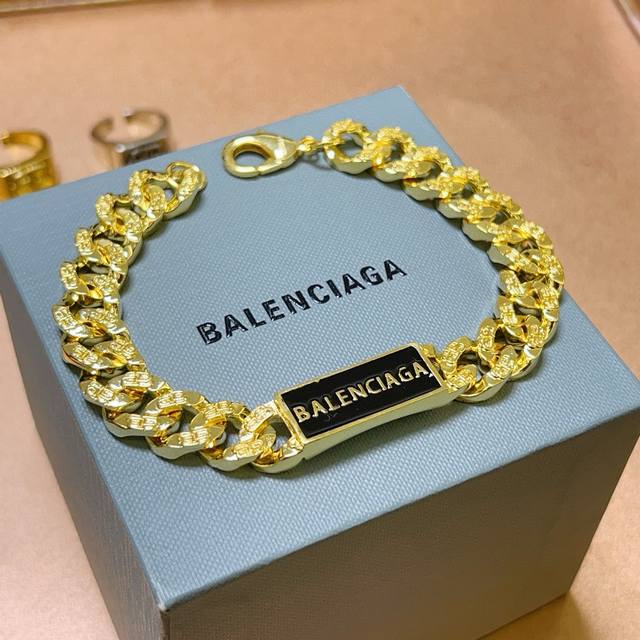 Authentic New Arrival Balenciaga Hand Chain, Identical To The Store Version. Bal