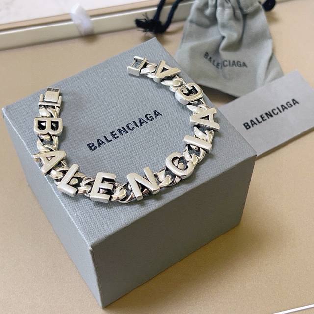 Authentic New Arrivals: Balenciaga Hand Chain, Identical To The Store Version. B