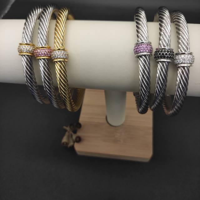 David Yurman 7Mm Round Bead Bracelet.Recommended Wrist Circumference: 16-20 Cm.