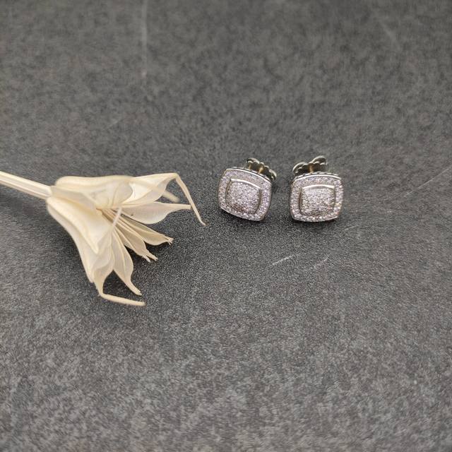 New Arrival David Yurman Four-Sided Diamond Stud Earrings. Id Dyeh-030
