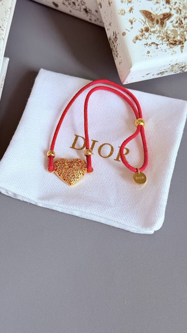 High-Quality, Details As Shown. The Dorelita Bracelet From The Dioramour Limited