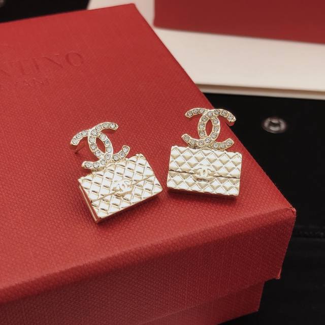 Sku Xed0465 Chanel Newest Bag-Shaped Ear Studs, Zinc-Plated Brass Material