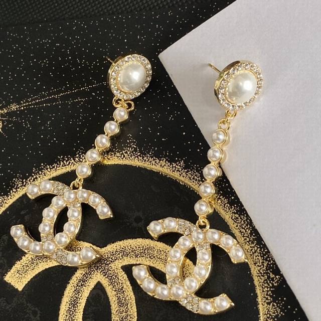 Selling Like Hotcakes! Chanel's Official Website Is Promoting This Exquisite Edi