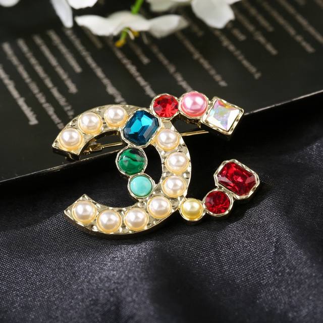 Chanel Autumn/Winter Collection Diamond And Pearl Double C Brooch A Uniquely Des