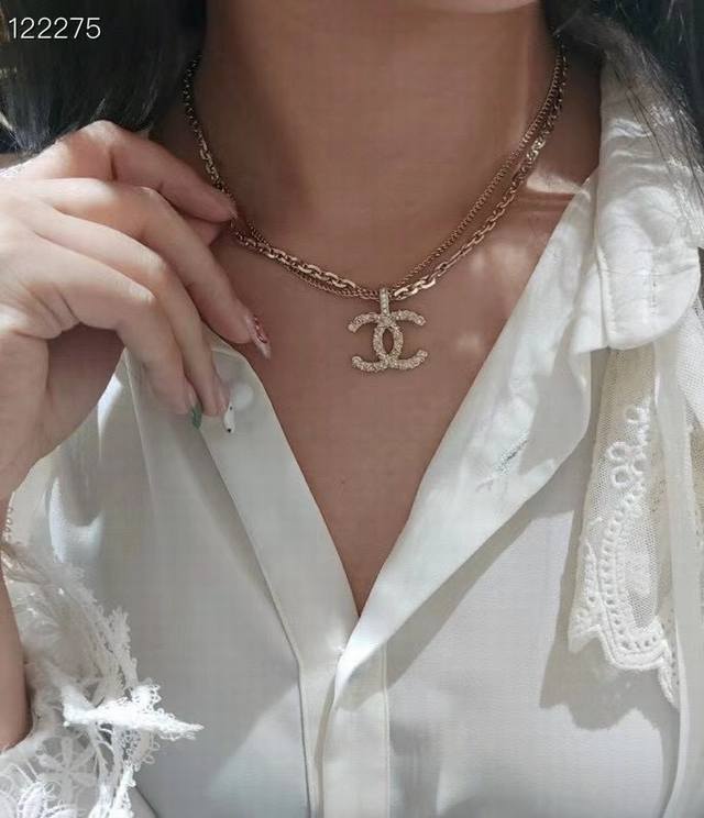 Chanel Double-Layer Relief Necklace Double Chain Design With A Modern Touch, Cas