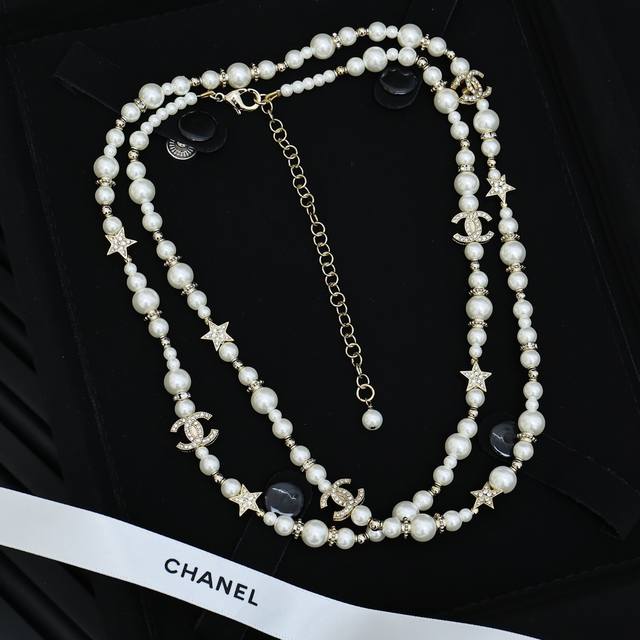 Chanel Star Pearl Sweater Chain A Necklace That Catches Your Eye At First Glance