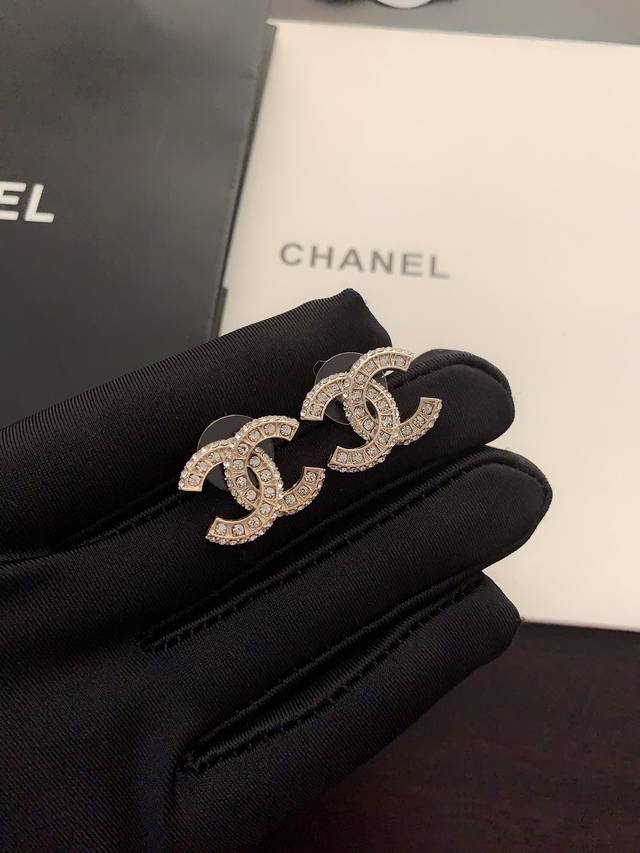 Ch*Nel Ultra-Classic Full-Diamond C Ear Studs, Same Zp Material As Zp.