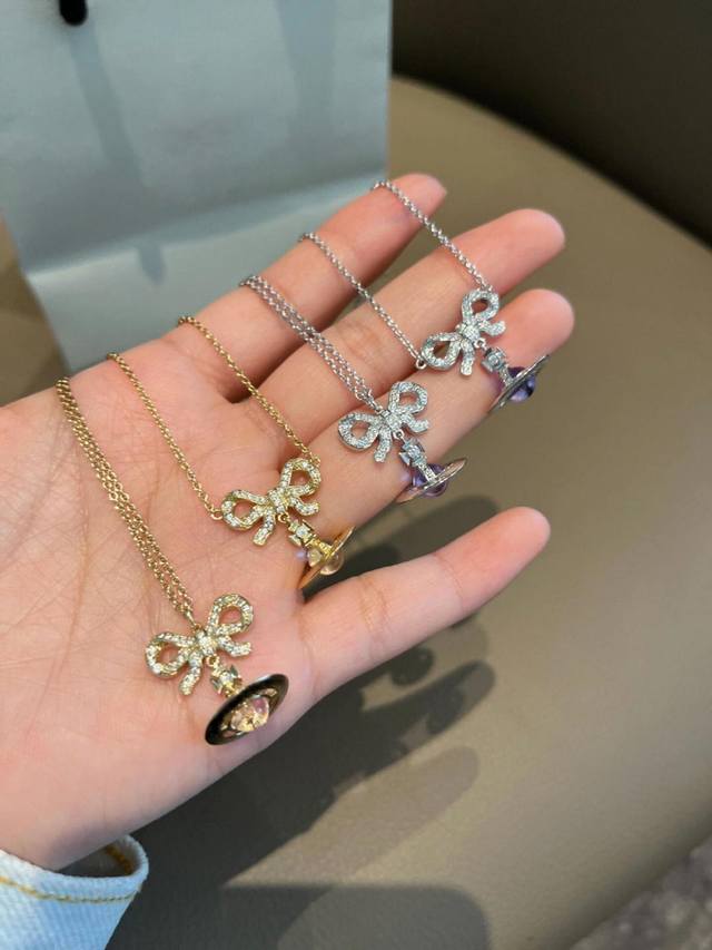 Westwood Queen Of The West Butterfly Bow Diamond-Studded Crystal Necklace Highly