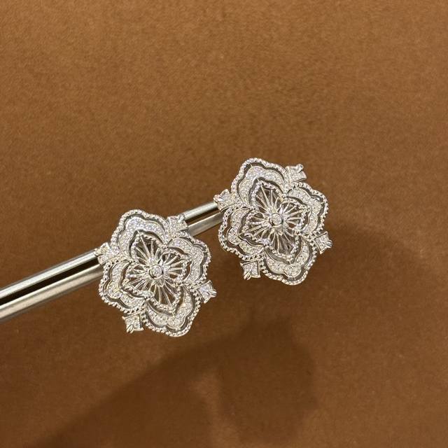 A5898 Baby-Style, Bvlgari-Inspired, New Vintage Four-Leaf Clover Earrings. High-