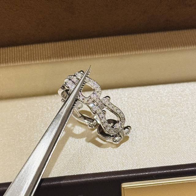 A2352 Fred Horseshoe Clasp Full Diamond Ring With Pull Tab, Handcrafted Segment-