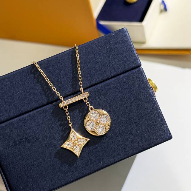 A2997 Fashionable, High-End, Donkey-Shaped, Four-Leaf Clover, Double Flower, Fri