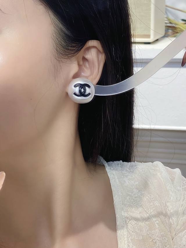 Id Xed0660 Pink Id Xed0696 Black Ch*Nel's Latest Black Pearl Earrings, Made Of B