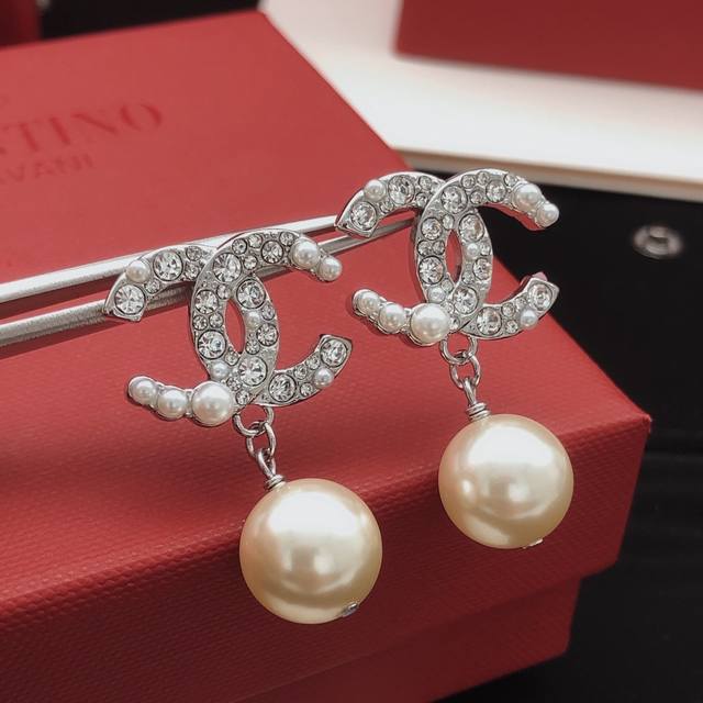 Id Xed0665 Ch*Nel Latest Silver Rice Pearl Drop Pearl Ear Studs, Consistent Z-Ba