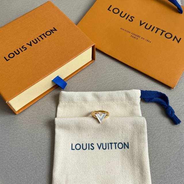 Lv Essential V-Letter White Pearl Ring Authentic Single-Order Goods Identical To