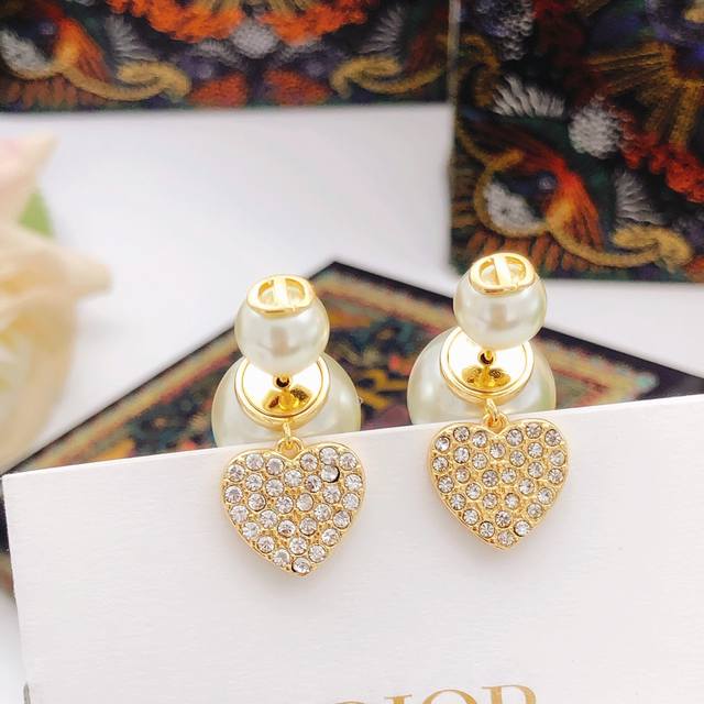 Model No. Ded0057 Dio*Latest Heart-Shaped Earrings, Z-Batch Brass Material,