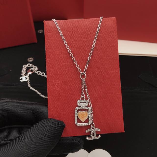 Model Number Xxl0253 Ch*Nel Latest Pink Heart-Shaped Perfume Bottle Necklace, Zp