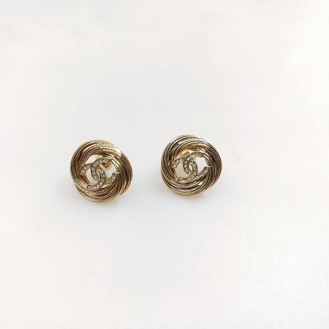 Chanel Latest Light Gold Sunflower Stud Earrings, Made From Zp Brass,