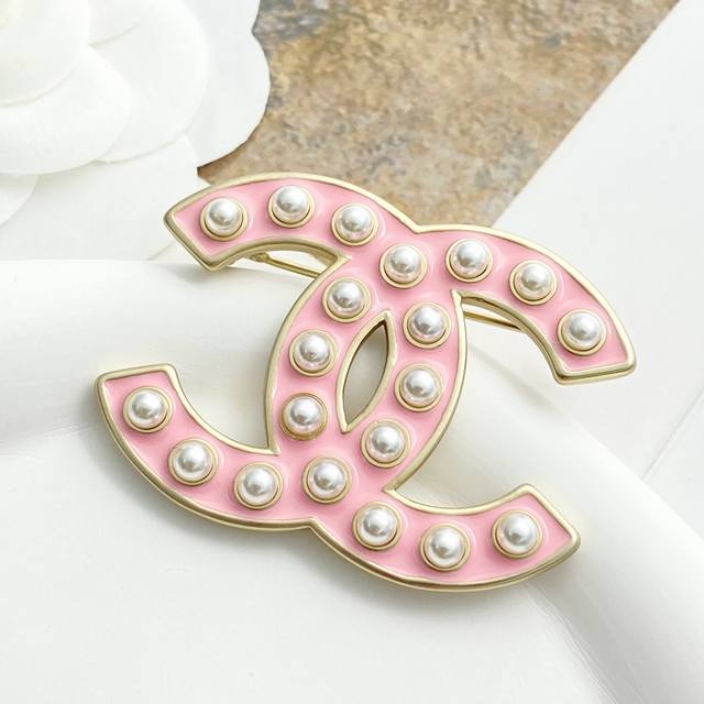 Chanel Brooch Hot-Selling New Arrival Chan 25 Pink Enamel Pearl Double C Brooch