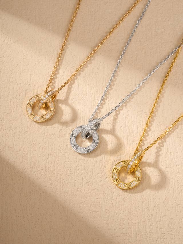 Full-Diamond Small Cake Necklace, This Design Can Be Worn On Both Sides. One Sid