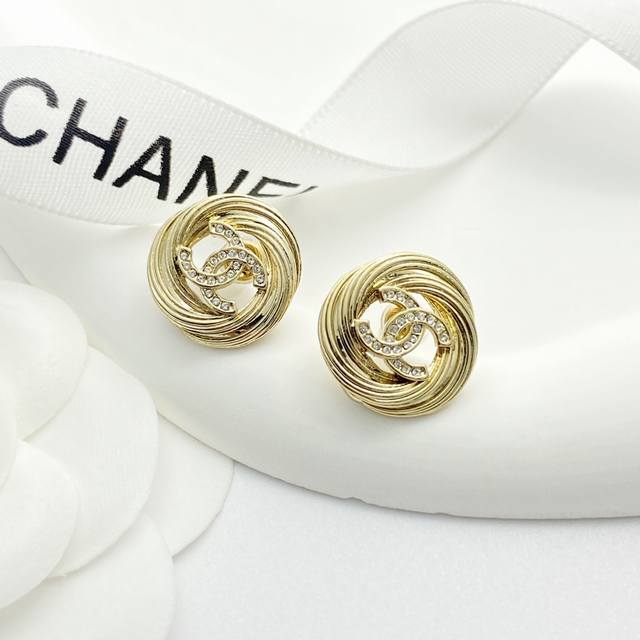 Today's New Arrival, Code E3054 Chanel Ear Studs, A Hot-Selling New Release, Now