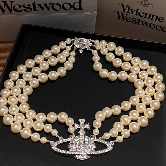 Vivienne Westwood Saturn Necklace