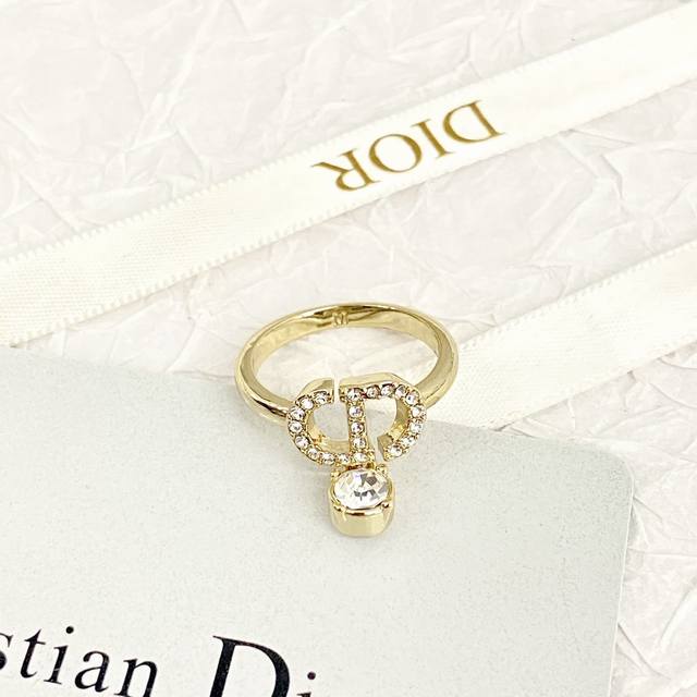 Code R044 Dior Ring Hot-Selling New Arrival Dior Crystal Cd Ring Water-Drop Cd C