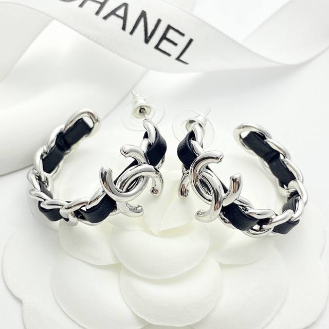 Chanel's Best-Selling Ear Studs Are Now Available In A New Design, Consistent Wi