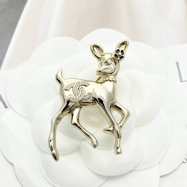 Chanel Brooch Best-Selling New Arrival, Available In Stores Now Chan 25 Light Go