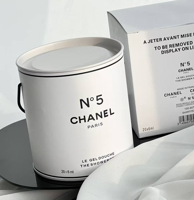 In Stock! Chanel White No. 5 Shower Gel Iron Bucket! Includes: 20*6Ml.