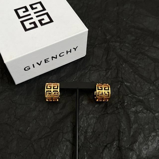 Givenchy Earrings: A Must-Have For Every Fashionista. These Earrings Are Worn By