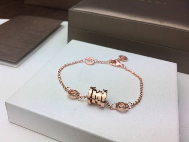 Hot! Bvlgari B.Zero1 Series Spring Bracelet [Playful] Classic Rose Gold And Whit