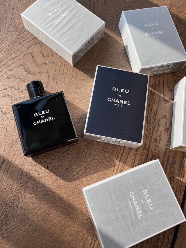 Counter Quality Classic Treasure Perfume Chanel Blue The Bottle Design Is Also V