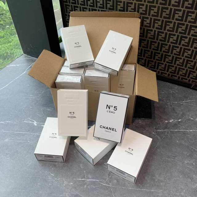 Counter Quality 2 Chanel N5! Details: See Image. The No. 5 Perfume Opens With Ci