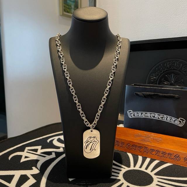 New Arrival, Boutique Quality Chrome Hearts Classic Retro Multi-Element Letter N