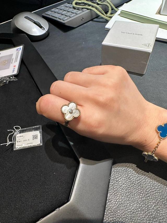 Gold-Plated White Mother-Of-Pearl High-End Jewelry Vca Van Cleef & Arpels Custom
