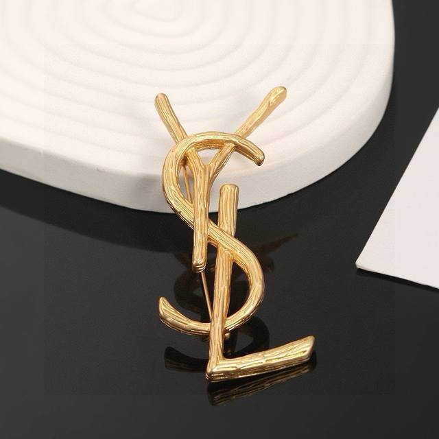 Saint Laurent Ysl Brooch: Exceptional Electroplating Craftsmanship, Luxurious El